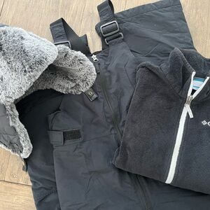Kids Columbia Black Ski/Snow Bibs, Fleece Jacket, Trapper Hat. Size M